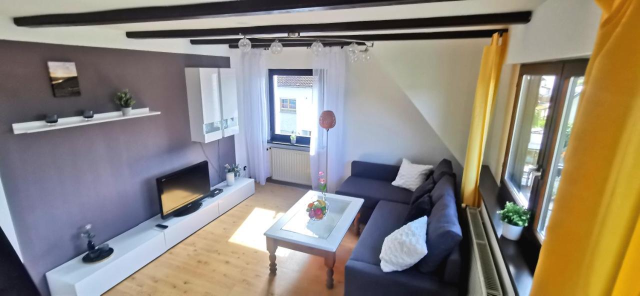 Apartamento Auszeit Rhein-Mosel Waldesch Exterior foto