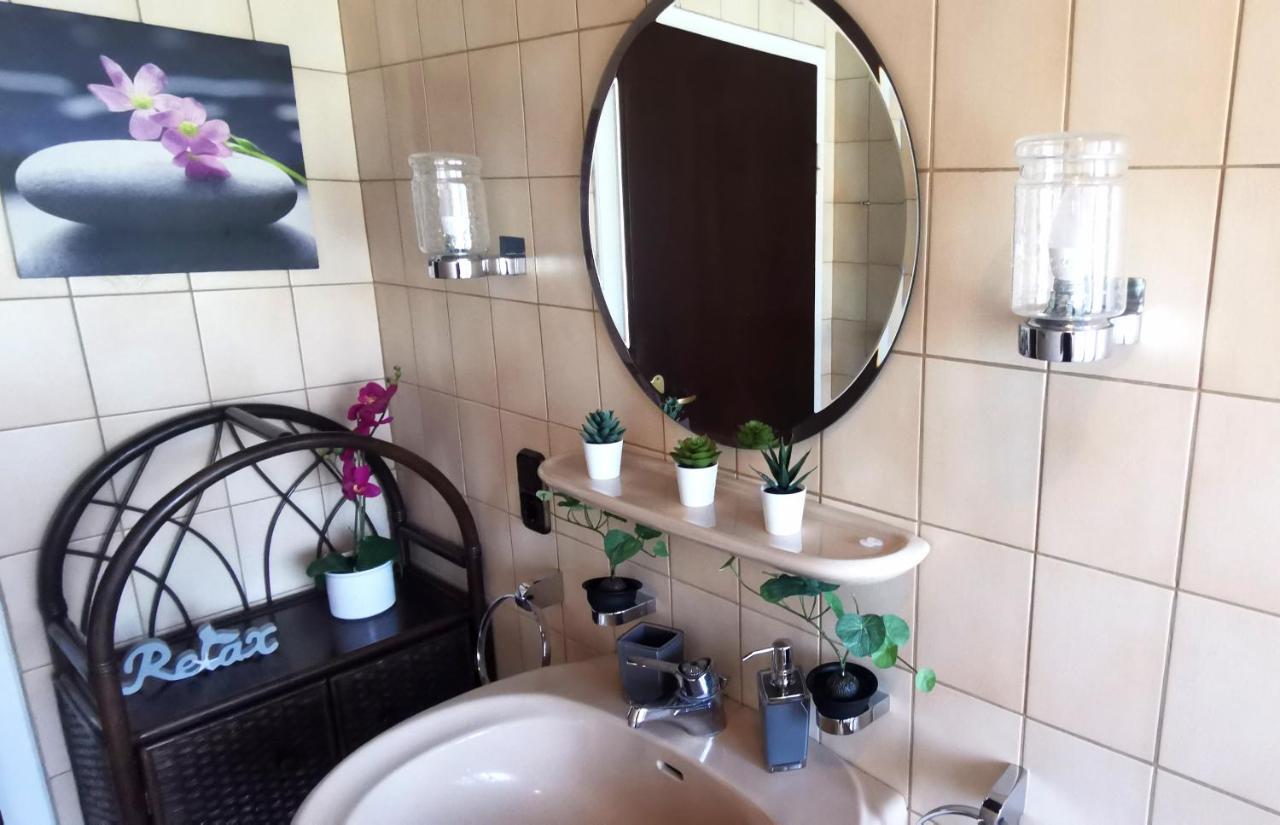 Apartamento Auszeit Rhein-Mosel Waldesch Exterior foto